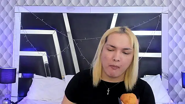 Snapshot of katya_kozlov chatting on 11-19-25, 03:06 katya kozlov online show from 11-19-25, 03:06