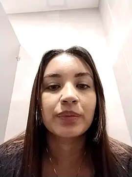aisha es online show from 10-03-25, 06:38