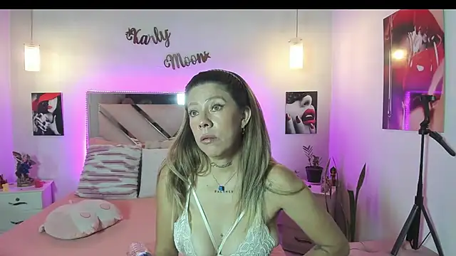 Karly moon online show from 04-16-26, 07:47