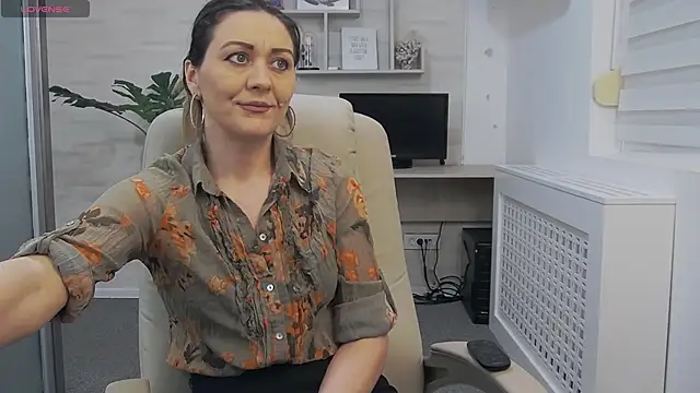 EllaMilf  online show from 01-23-25, 12:41