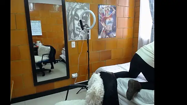 Snapshot of charlote_temple chatting on 01-27-25, 02:02 charlote temple online show from 01-27-25, 02:02