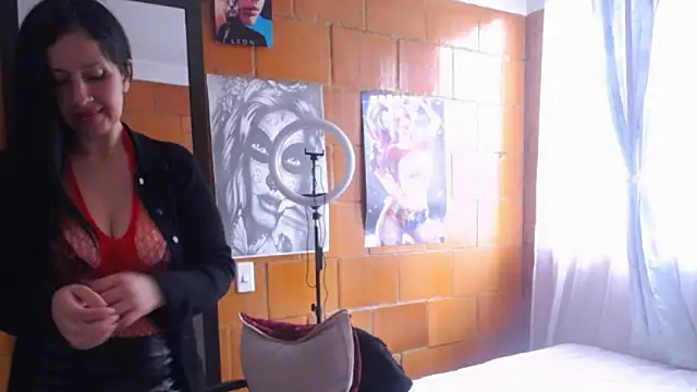 Snapshot of charlote_temple chatting on 03-17-25, 05:16 charlote temple online show from 03-17-25, 05:16