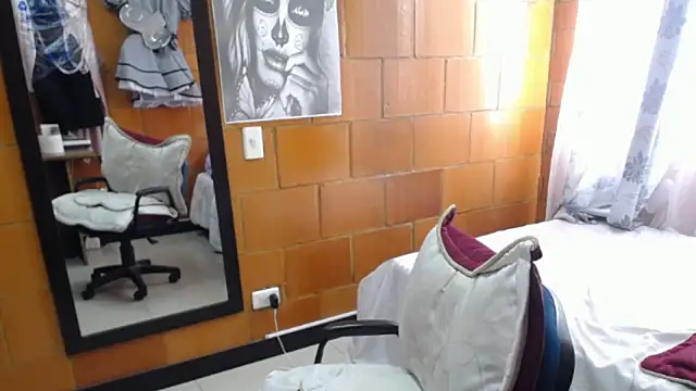 Snapshot of charlote_temple chatting on 10-20-25, 02:50 charlote temple online show from 10-20-25, 02:50