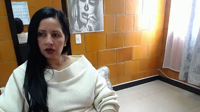 Snapshot of charlote_temple chatting on 11-26-25, 03:24 charlote temple online show from 11-26-25, 03:24