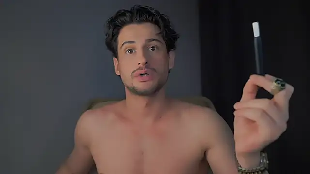 Snapshot of Keen___Luckystrike chatting on 12-08-24, 08:25 Keen Luckystrike online show from 12-08-24, 08:25