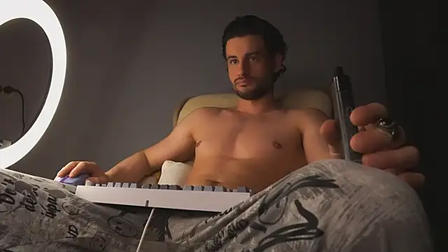 Snapshot of Keen___Luckystrike chatting on 03-06-25, 11:09 Keen Luckystrike online show from 03-06-25, 11:09