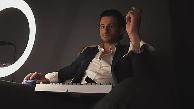 Snapshot of Keen___Luckystrike chatting on 03-09-25, 12:00 Keen Luckystrike online show from 03-09-25, 12:00