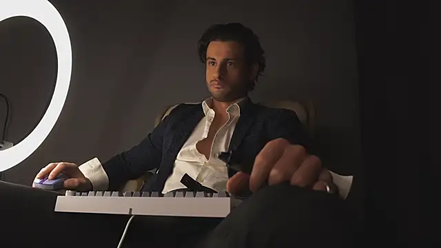 Snapshot of Keen___Luckystrike chatting on 03-09-25, 03:01 Keen Luckystrike online show from 03-09-25, 03:01