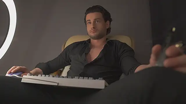 Snapshot of Keen___Luckystrike chatting on 03-21-25, 10:50 Keen Luckystrike online show from 03-21-25, 10:50