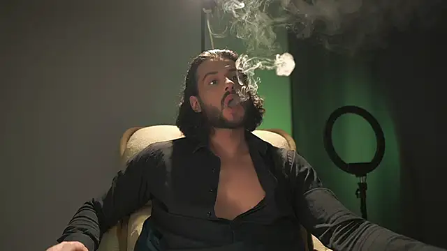 Snapshot of Keen___Luckystrike chatting on 10-19-25, 09:04 Keen Luckystrike online show from 10-19-25, 09:04