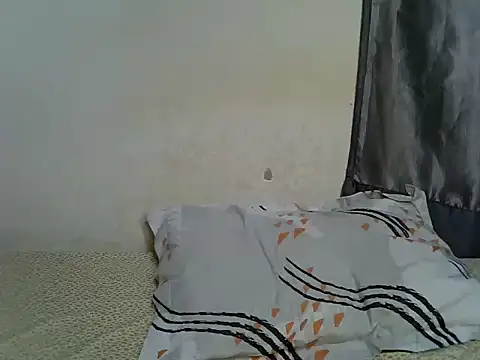 Snapshot of For_youu chatting on 06-17-26, 02:18 For youu online show from 06-17-26, 02:18