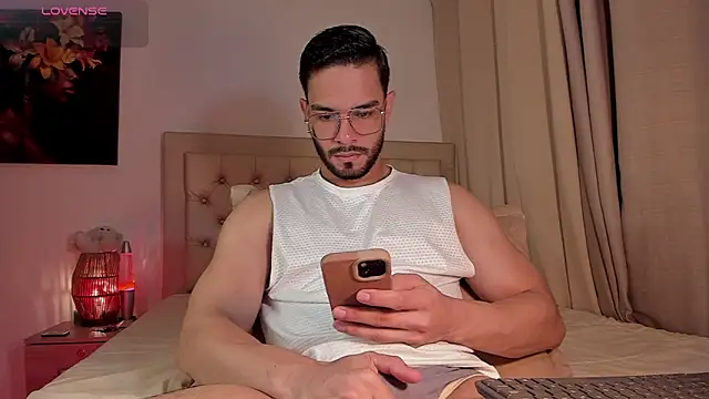 Josseph1  online show from 10-11-25, 12:21