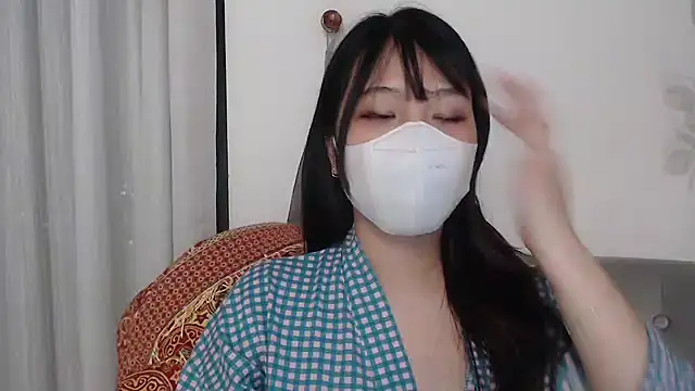 Onee-Chew online show from 12-19-24, 08:55