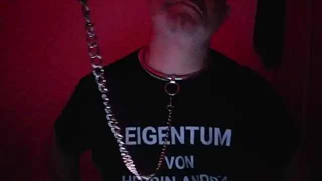 Snapshot of sklave-von-herrin-andrea chatting on 06-07-26, 10:19 sklave-von-herrin-andrea online show from 06-07-26, 10:19