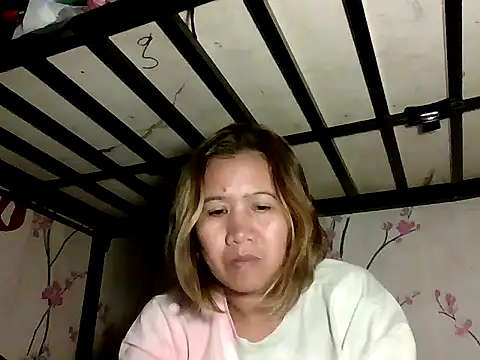 Snapshot of sweet_smile4u chatting on 11-13-25, 03:55 sweet smile4u online show from 11-13-25, 03:55