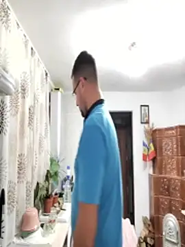 Snapshot of flowdmxx chatting on 11-06-25, 04:30 flowdmxx online show from 11-06-25, 04:30