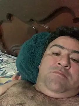 Snapshot of EmilianoGt chatting on 10-23-25, 02:11 EmilianoGt online show from 10-23-25, 02:11