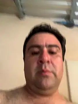 Snapshot of EmilianoGt chatting on 10-25-25, 04:46 EmilianoGt online show from 10-25-25, 04:46