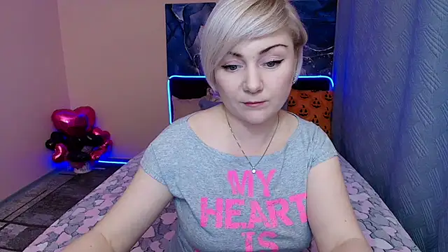 BlondPearl online show from 10-26-25, 09:42