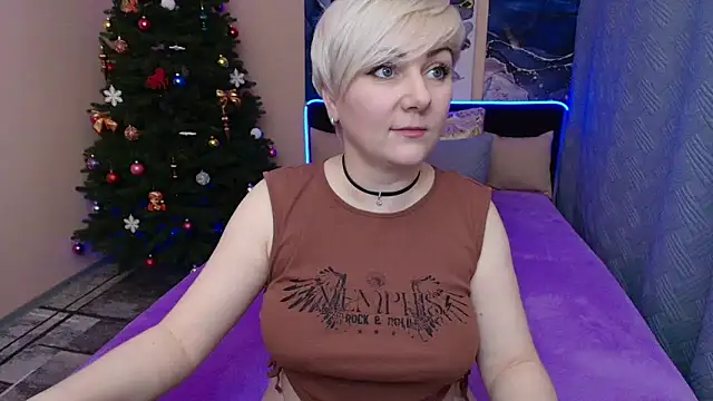 Snapshot of BlondPearl chatting on 01-05-26, 05:38 BlondPearl online show from 01-05-26, 05:38