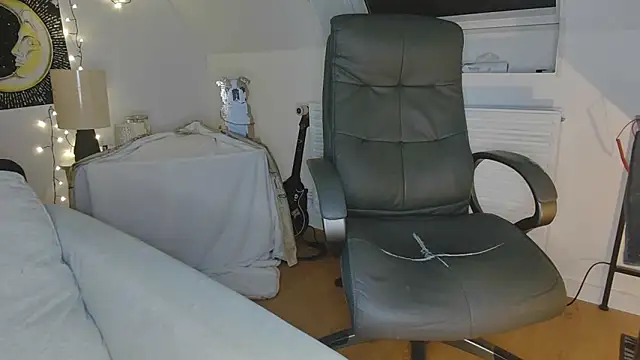 Snapshot of Nyl0nnickb0y chatting on 02-15-26, 07:54 Nyl0nnickb0y online show from 02-15-26, 07:54