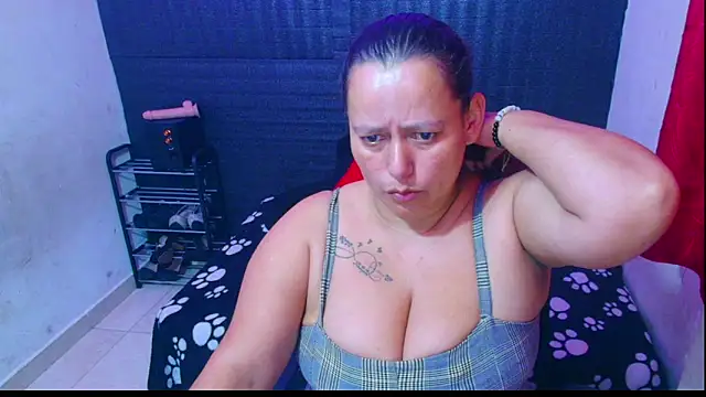 Snapshot of Diana_Lozano chatting on 03-12-25, 10:16 Diana Lozano online show from 03-12-25, 10:16