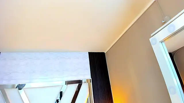 Linda4Petite online show from 11-29-25, 06:00