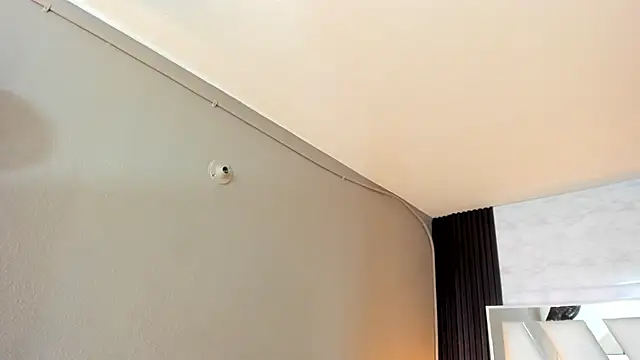 Snapshot of Linda4Petite chatting on 02-21-26, 06:20 Linda4Petite online show from 02-21-26, 06:20