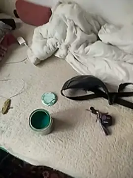 Snapshot of Robertino21cm chatting on 11-19-25, 02:17 Robertino21cm online show from 11-19-25, 02:17