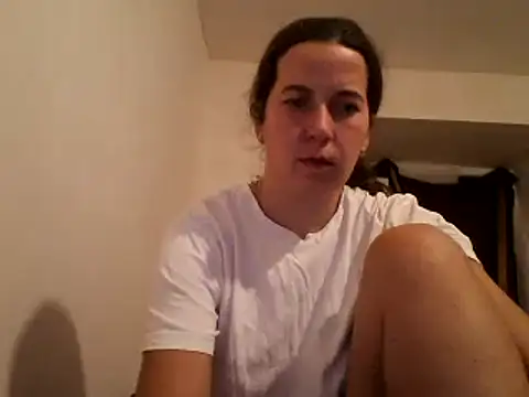 Snapshot of Tamilashaa chatting on 12-11-24, 05:59 Tamilashaa online show from 12-11-24, 05:59