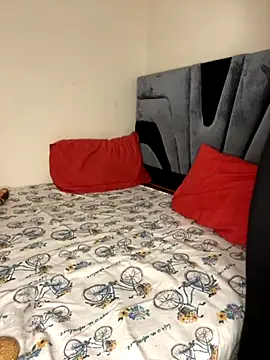 Snapshot of morrocoXcute chatting on 10-17-25, 06:49 morrocoXcute online show from 10-17-25, 06:49