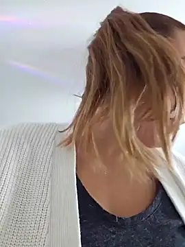 Ellie-L-Elizabeth online show from 01-10-25, 04:20