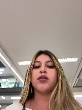 lunablossom  online show from 03-21-25, 12:18