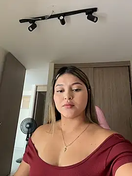 lunablossom  online show from 03-21-26, 06:00