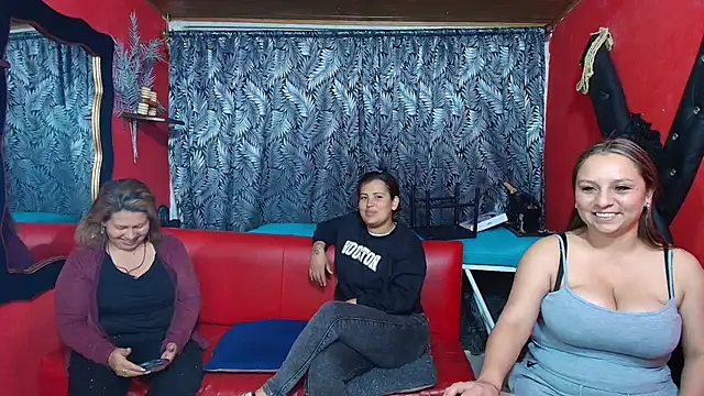 Snapshot of lesbiancuple chatting on 03-07-25, 12:48 lesbiancuple online show from 03-07-25, 12:48