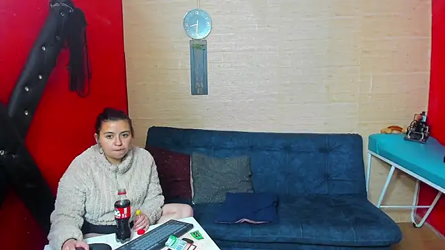 Snapshot of lesbiancuple chatting on 09-12-25, 01:06 lesbiancuple online show from 09-12-25, 01:06