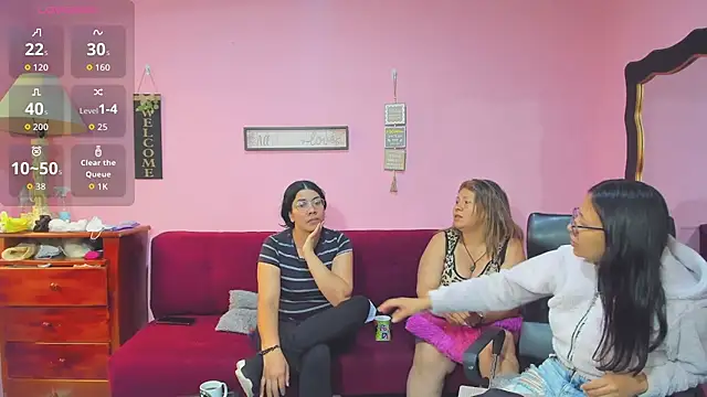 Snapshot of lesbiancuple chatting on 11-21-25, 01:43 lesbiancuple online show from 11-21-25, 01:43