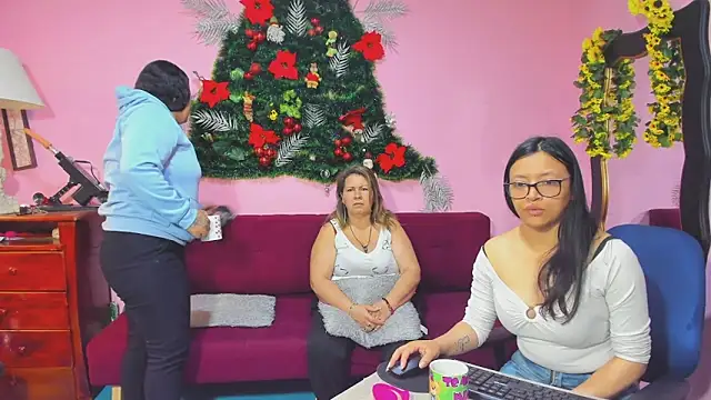 Snapshot of lesbiancuple chatting on 02-02-26, 12:37 lesbiancuple online show from 02-02-26, 12:37