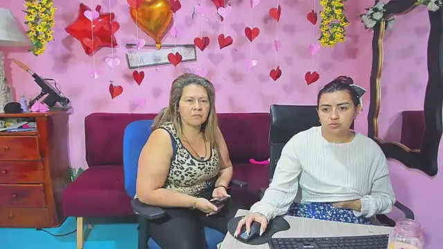 Snapshot of lesbiancuple chatting on 02-11-26, 11:59 lesbiancuple online show from 02-11-26, 11:59