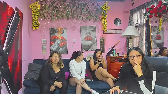 lesbiancuple online show from 04-18-26, 12:20