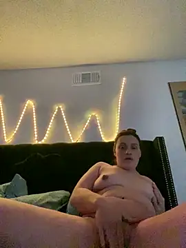 Snapshot of ththotmomma chatting on 12-26-24, 07:24 ththotmomma online show from 12-26-24, 07:24