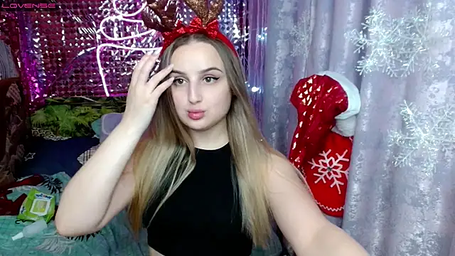 Snapshot of Careys_universe chatting on 12-23-24, 03:29 Careys universe online show from 12-23-24, 03:29