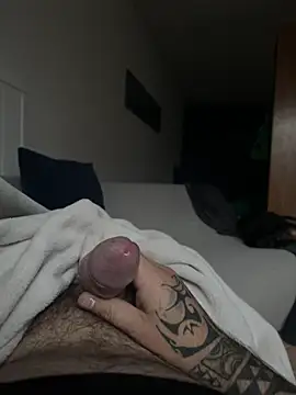 Snapshot of RenaudS-02 chatting on 10-10-25, 06:12 RenaudS-02 online show from 10-10-25, 06:12