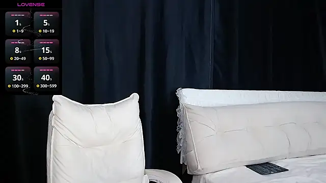 Snapshot of qianqian_ chatting on 01-06-25, 11:18 qianqian online show from 01-06-25, 11:18