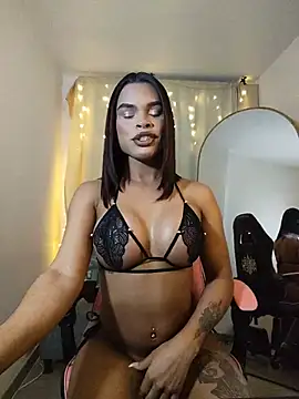 Snapshot of _diamondpamela chatting on 06-26-26, 04:39 diamondpamela online show from 06-26-26, 04:39