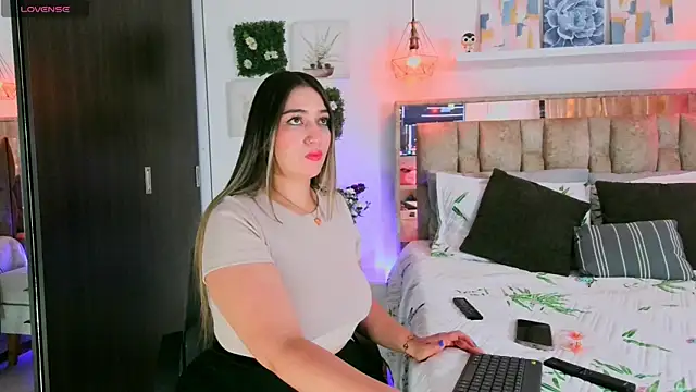 Dulce Morrys online show from 05-12-26, 06:38
