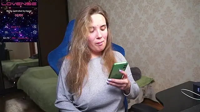 Snapshot of Sandra_SW_ chatting on 03-22-25, 04:15 Sandra SW online show from 03-22-25, 04:15