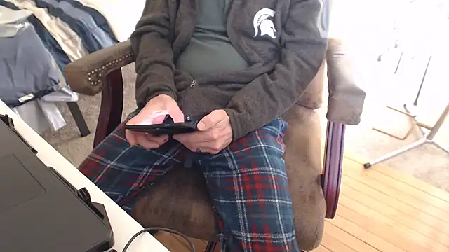 Snapshot of QueenDenizeAndTheCaptain chatting on 12-03-24, 03:22 QueenDenizeAndTheCaptain online show from 12-03-24, 03:22