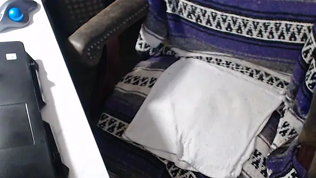 Snapshot of QueenDenizeAndTheCaptain chatting on 10-13-25, 03:06 QueenDenizeAndTheCaptain online show from 10-13-25, 03:06