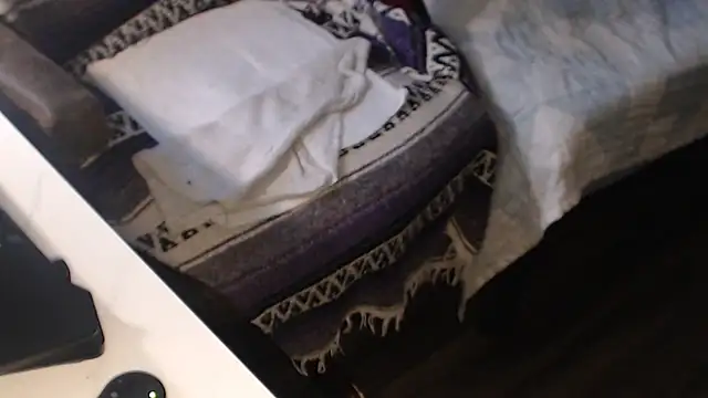 Snapshot of QueenDenizeAndTheCaptain chatting on 10-21-25, 06:41 QueenDenizeAndTheCaptain online show from 10-21-25, 06:41